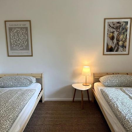 Country Style Apartment With Balcony Near Fair Hannover Bagian luar foto