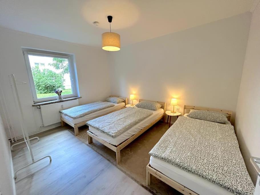 Country Style Apartment With Balcony Near Fair Hannover Bagian luar foto