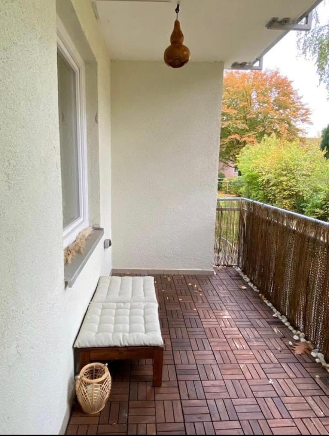 Country Style Apartment With Balcony Near Fair Hannover Bagian luar foto