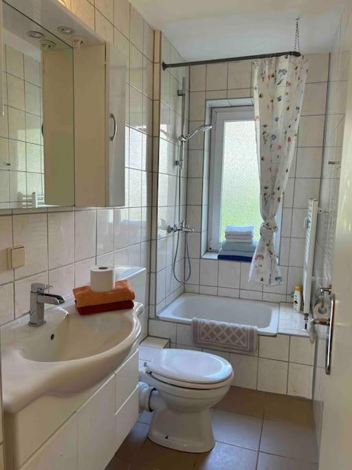 Country Style Apartment With Balcony Near Fair Hannover Bagian luar foto